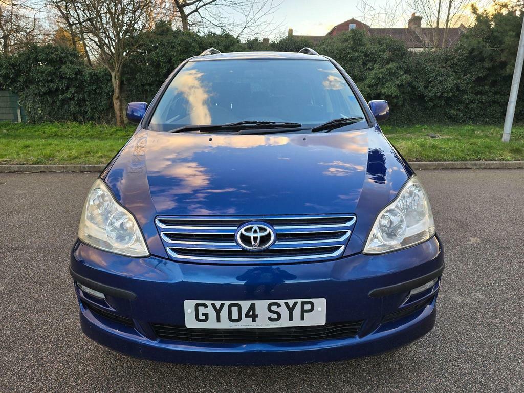 Toyota Avensis Verso T Spirit Silver #9