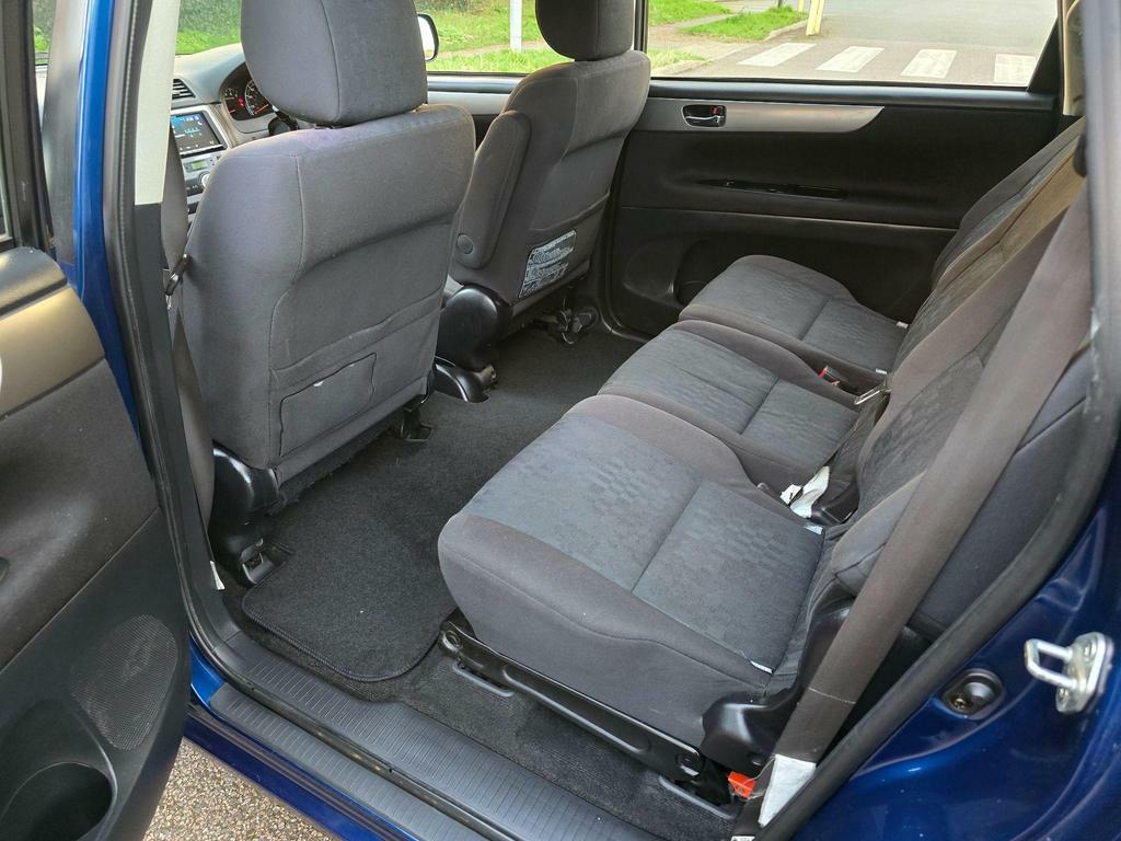 Toyota Avensis Verso T Spirit Silver #60