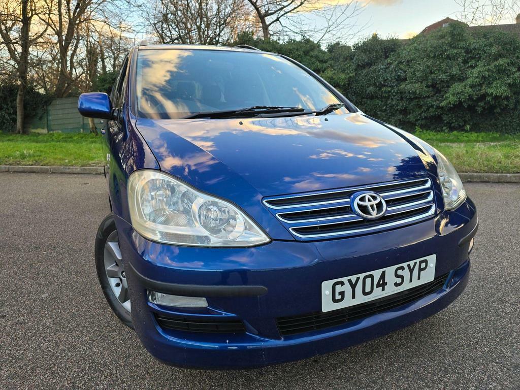 Toyota Avensis Verso T Spirit Silver #17