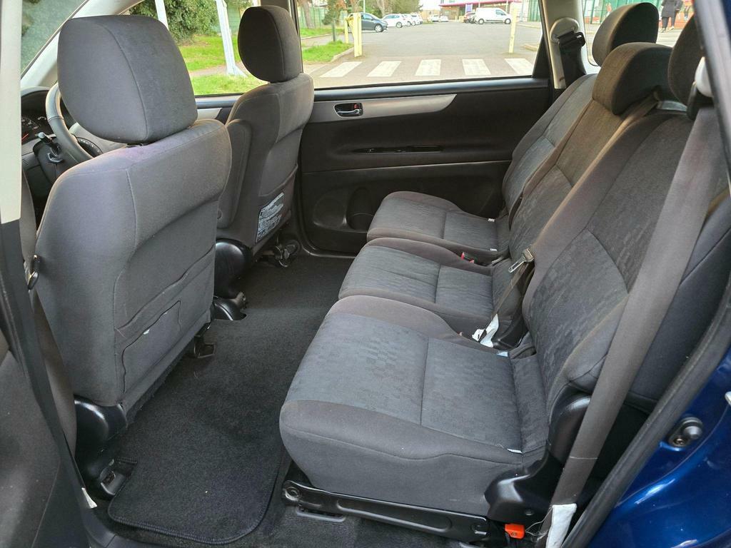 Toyota Avensis Verso T Spirit Silver #61