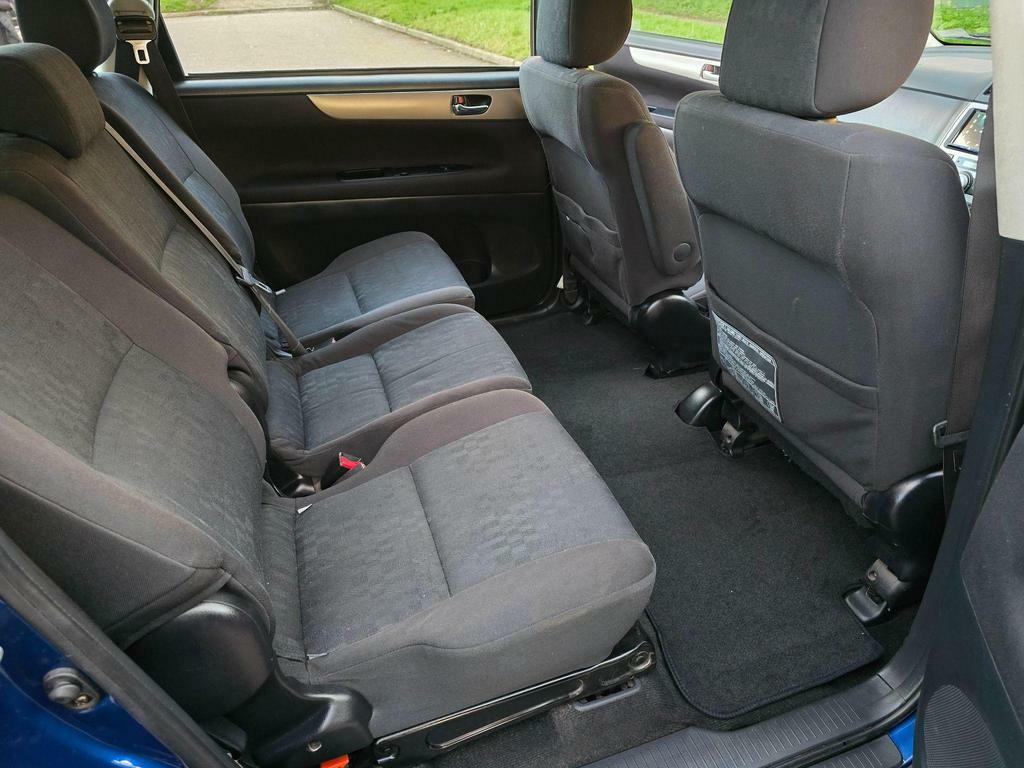 Toyota Avensis Verso T Spirit Silver #46