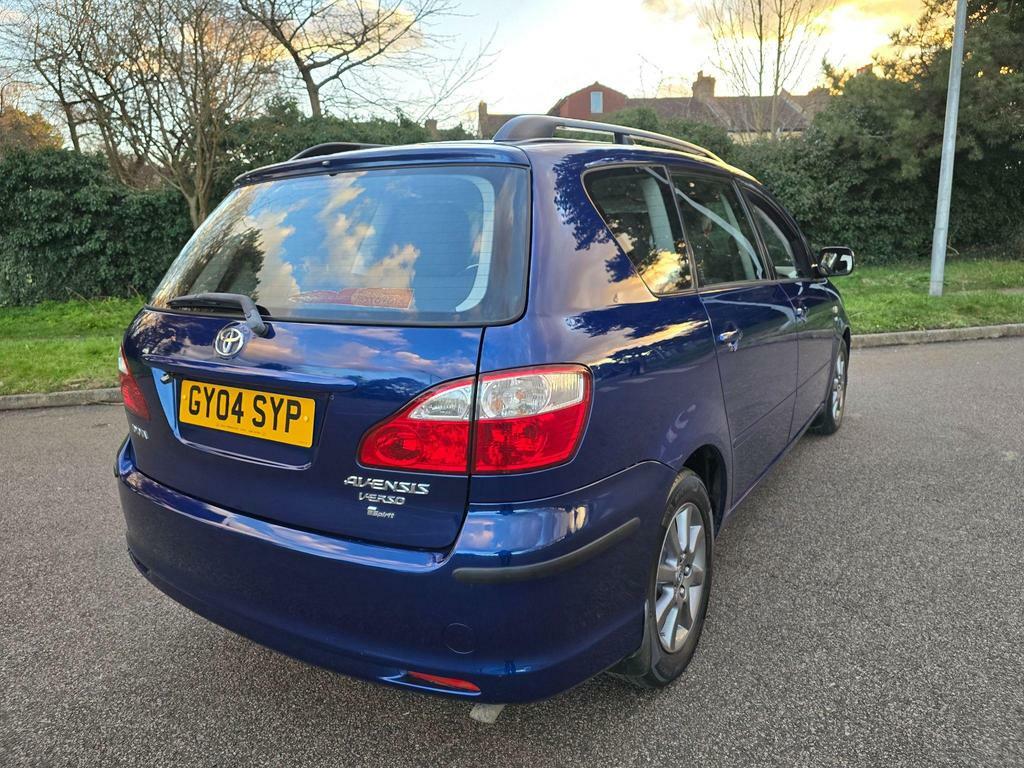 Toyota Avensis Verso T Spirit Silver #28