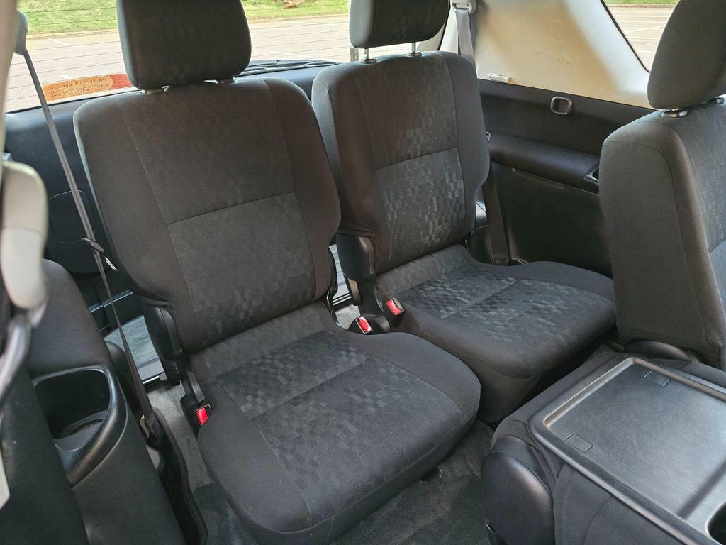 Toyota Avensis Verso T Spirit Silver #74