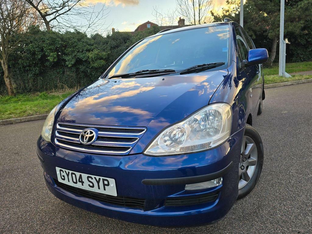 Toyota Avensis Verso T Spirit Silver #4