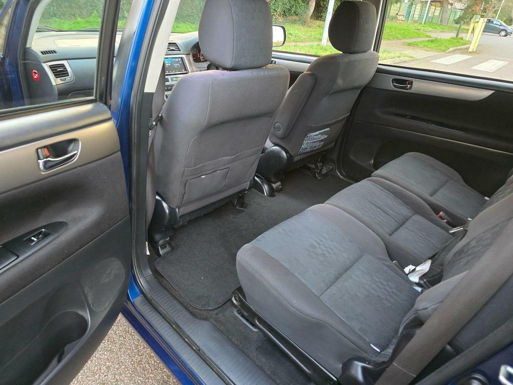 Toyota Avensis Verso T Spirit Silver #62