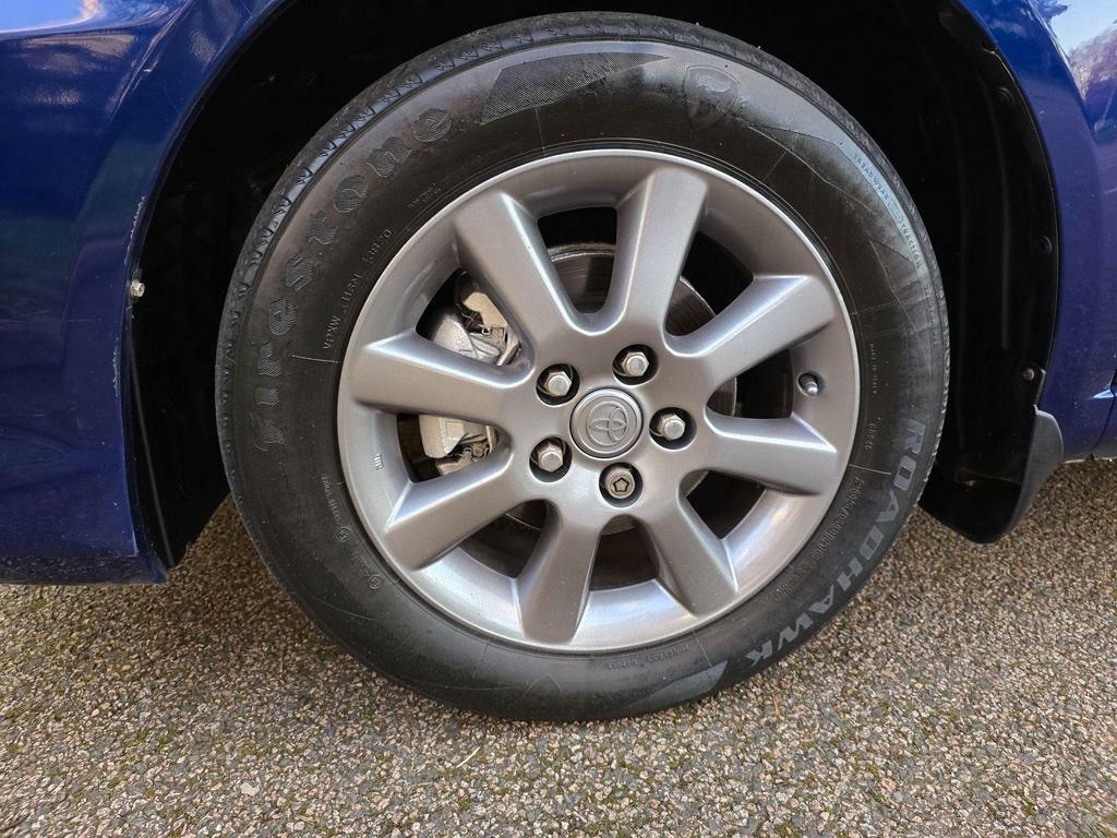 Toyota Avensis Verso T Spirit Silver #38