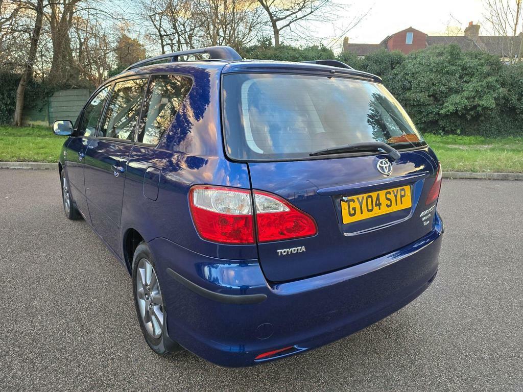 Toyota Avensis Verso T Spirit Silver #24