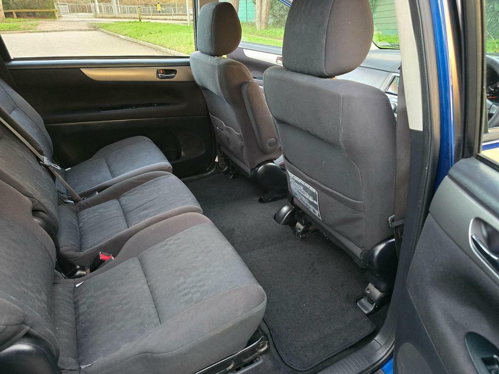 Toyota Avensis Verso T Spirit Silver #51
