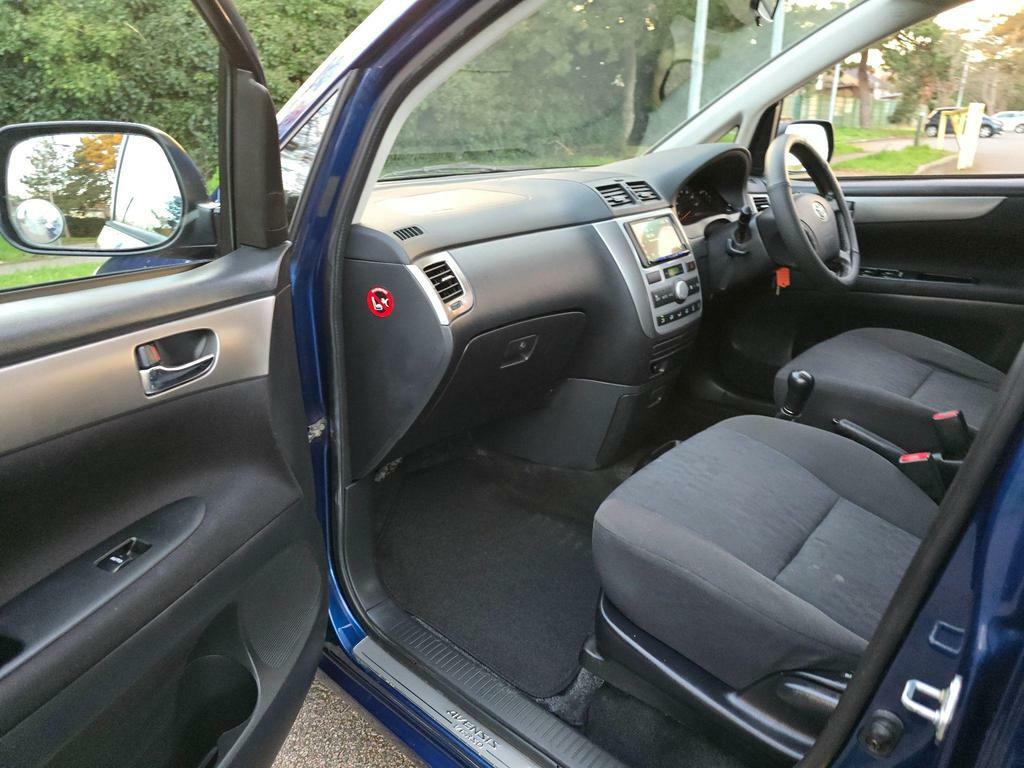 Toyota Avensis Verso T Spirit Silver #57