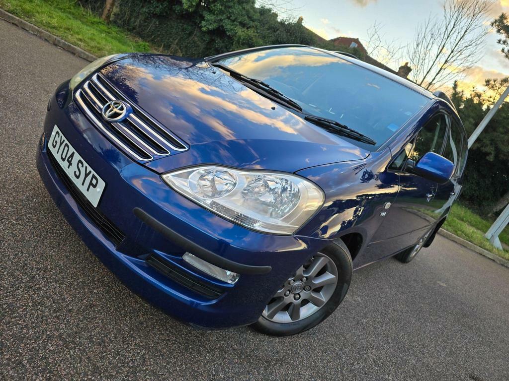Toyota Avensis Verso T Spirit Silver #3