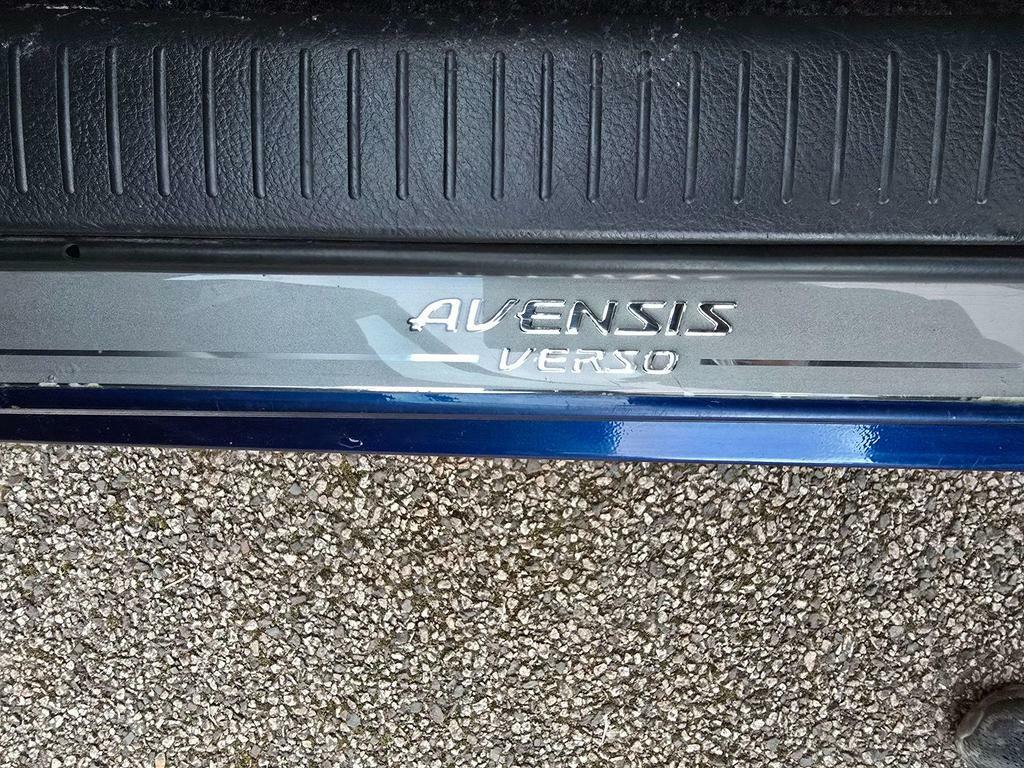 Toyota Avensis Verso T Spirit Silver #84