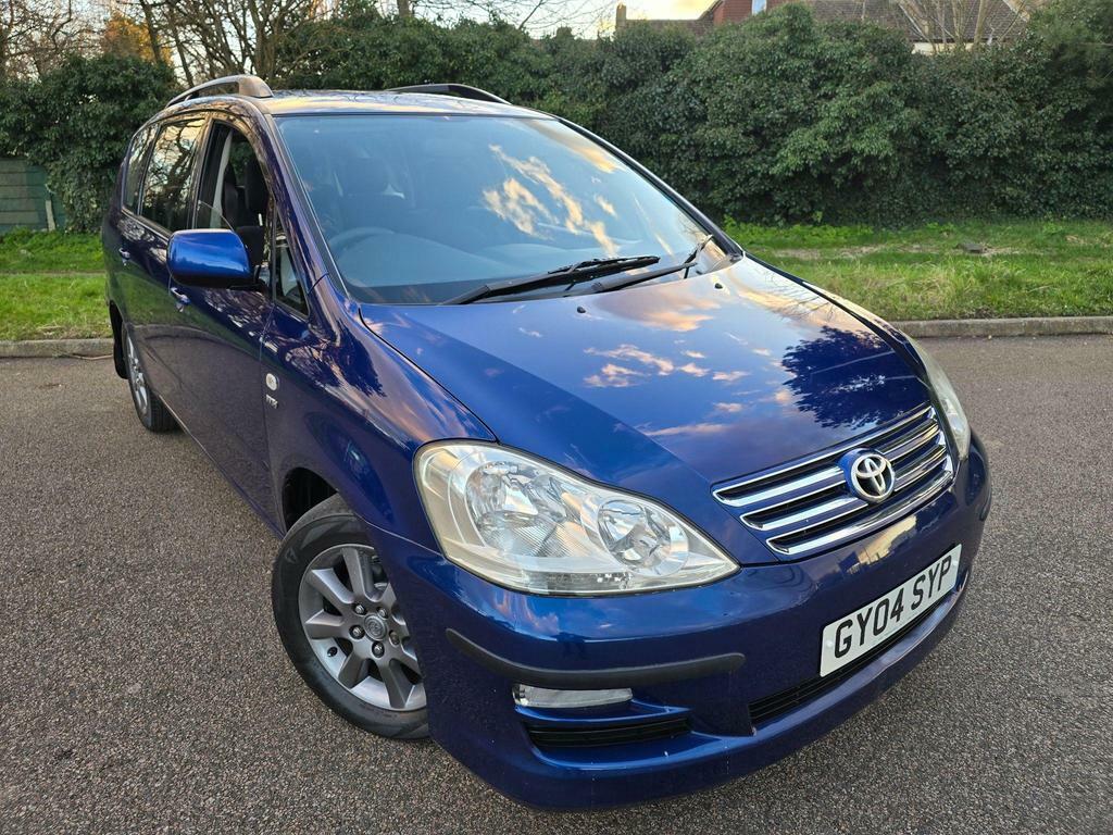 Toyota Avensis Verso T Spirit Silver #10