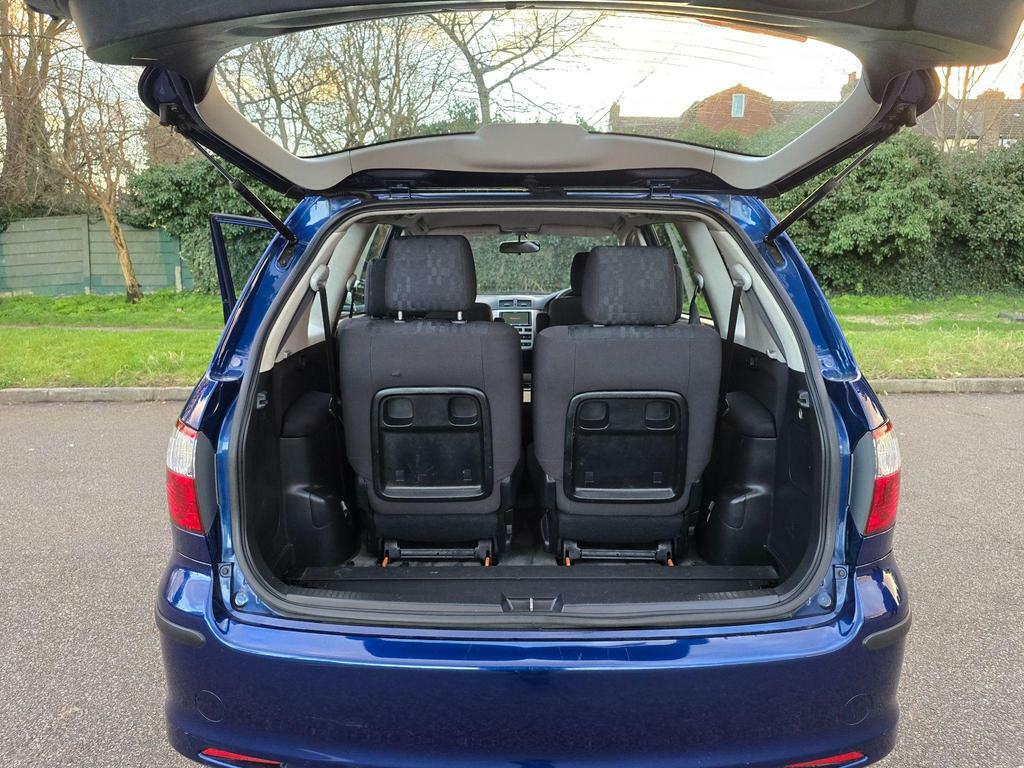 Toyota Avensis Verso T Spirit Silver #78