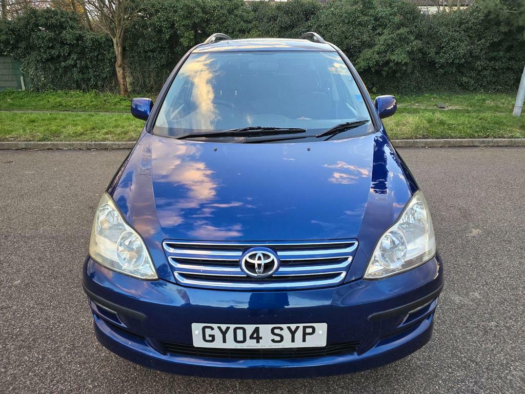 Toyota Avensis Verso T Spirit Silver #8