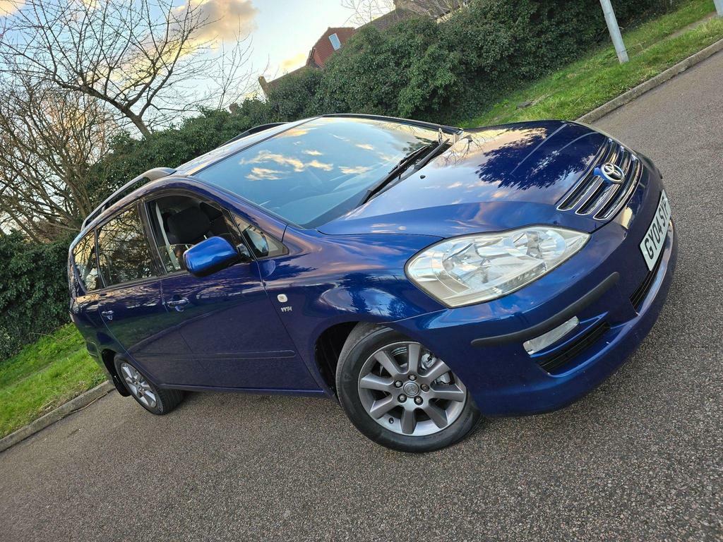 Toyota Avensis Verso T Spirit Silver #13
