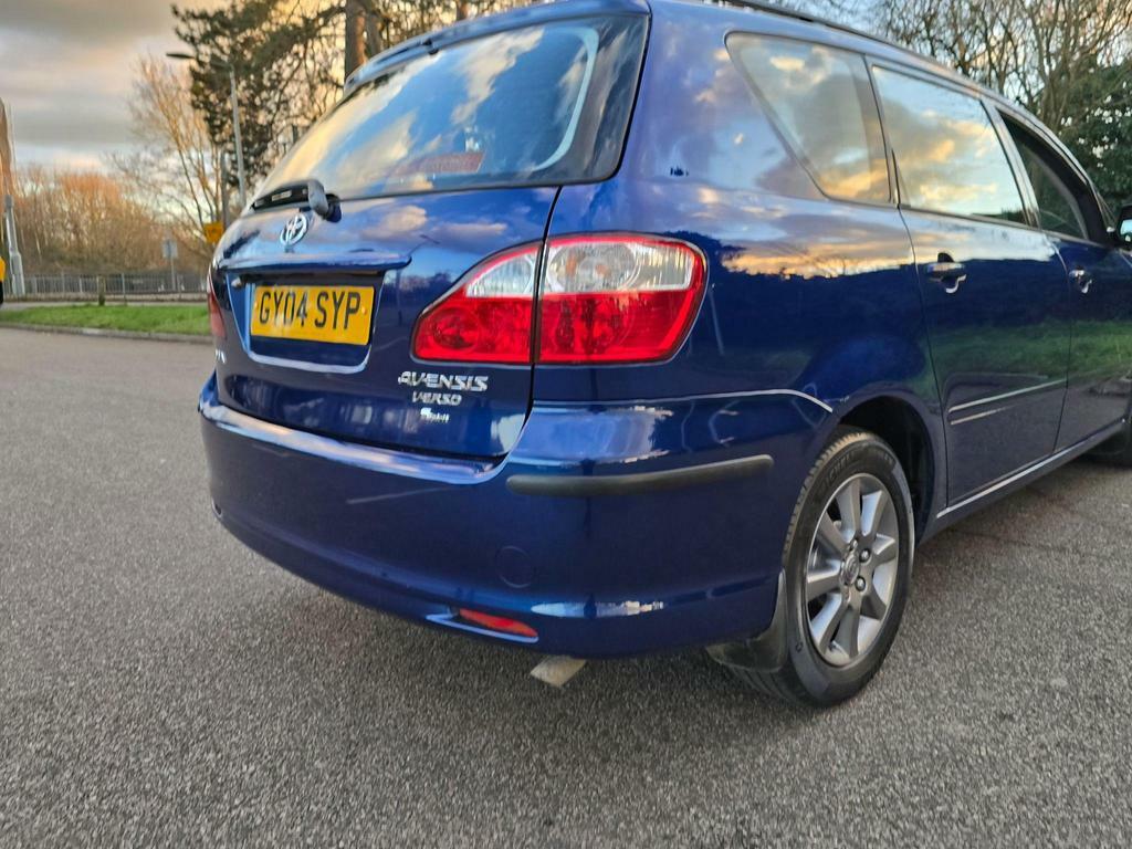 Toyota Avensis Verso T Spirit Silver #35
