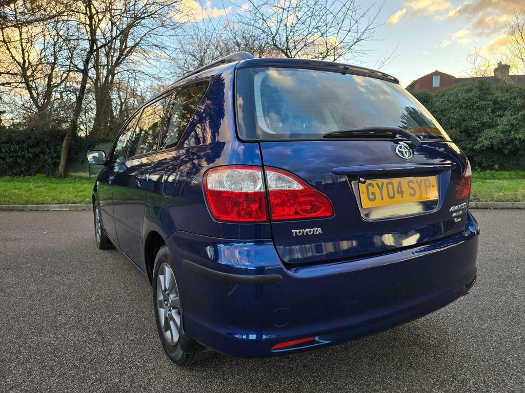 Toyota Avensis Verso T Spirit Silver #23