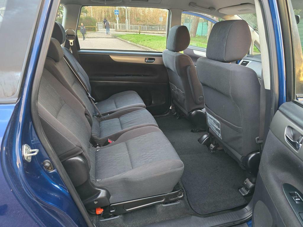 Toyota Avensis Verso T Spirit Silver #67