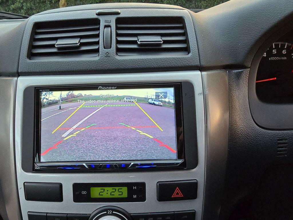 Toyota Avensis Verso T Spirit Silver #68