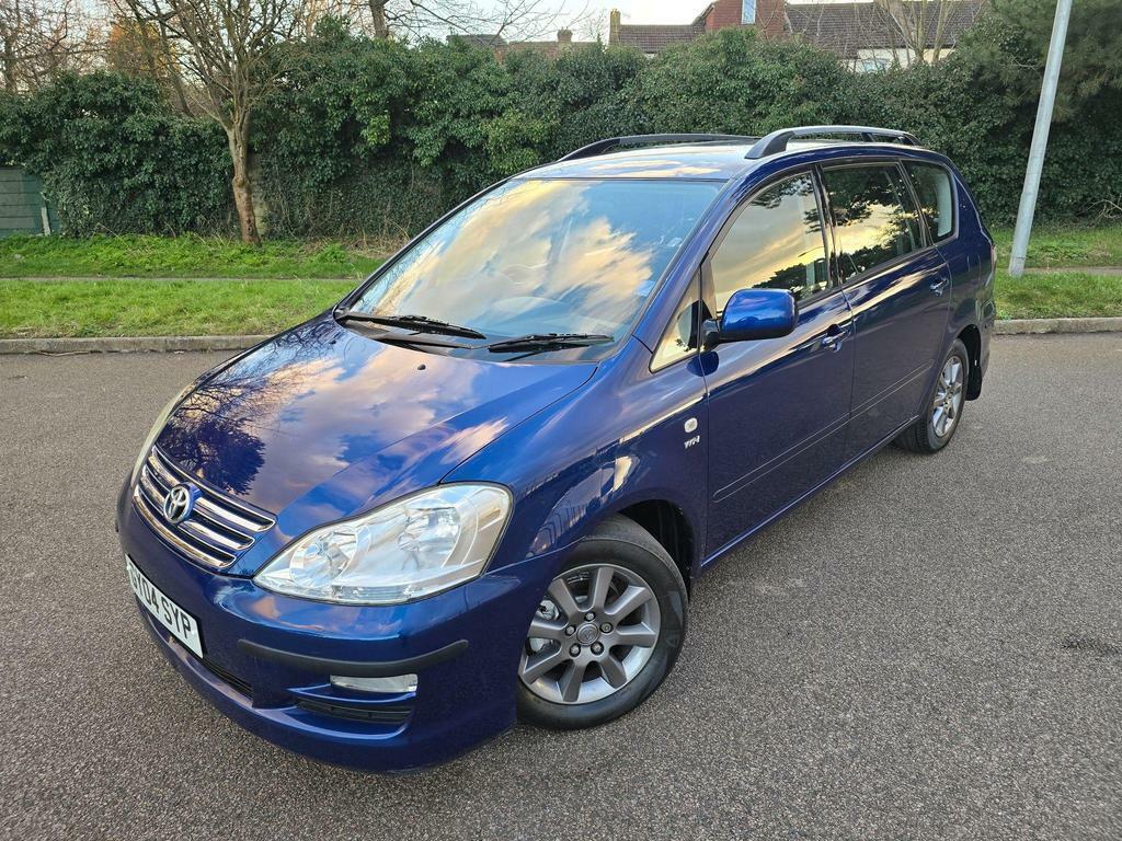 Toyota Avensis Verso T Spirit Silver #6