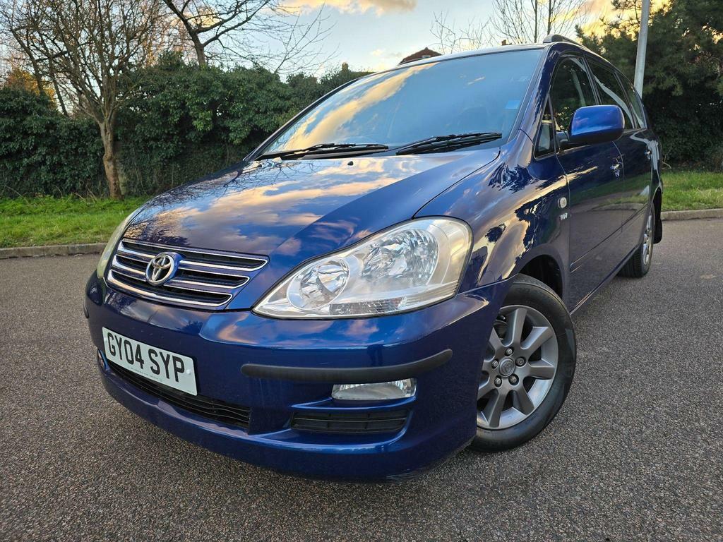 Toyota Avensis Verso T Spirit Silver #2