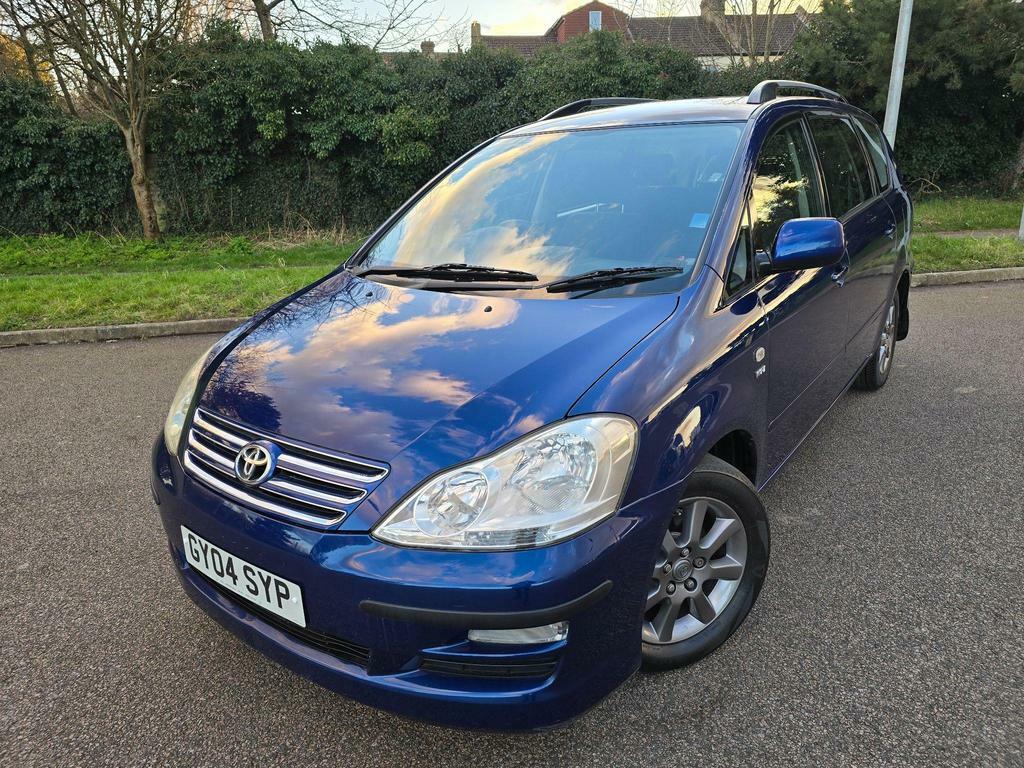 Toyota Avensis Verso T Spirit Silver #1