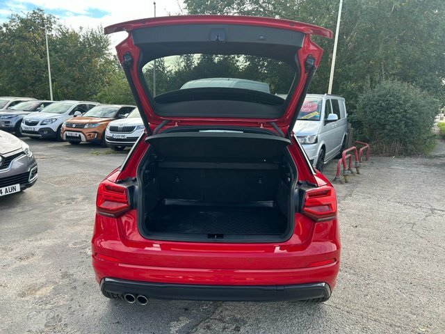 Audi Q2 2019 1.5 Tfsi Cod 35 Black Edition Suv AR19VZG Red #5