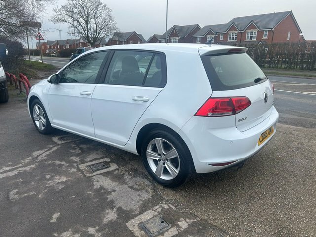 Volkswagen Golf 2016 1.4 Tsi Bluemotion Tech Match Edition Hatchba LB66OMD White #2
