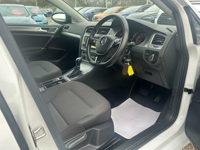 Volkswagen Golf 2016 1.4 Tsi Bluemotion Tech Match Edition Hatchba LB66OMD White #4