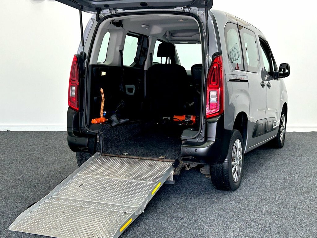 Citroen Berlingo 1.5L Feel Grey #2