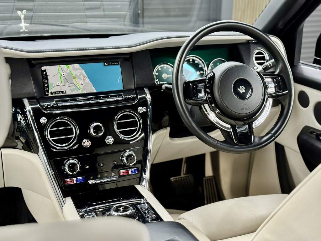 Rolls-Royce Cullinan Suv 6.8 V12 202069 Black #2
