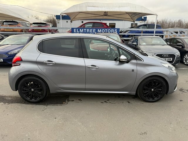 Peugeot 208 1.5 Turbo Blue Hdi Tech Edition Hatchback KP69XPJ Grey #3