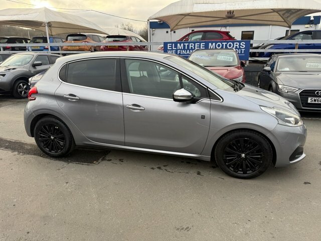 Peugeot 208 1.5 Turbo Blue Hdi Tech Edition Hatchback KP69XPJ Grey #4