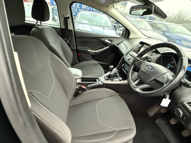 Ford Focus 1.5 Turbo Tdci Estate Zetec Black #2