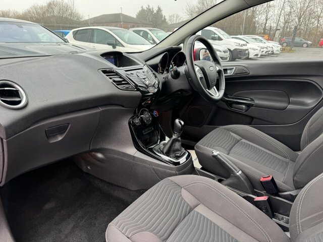 Ford Fiesta 1.2 Zetec Edition Hatchback E SV66LVA Red #2