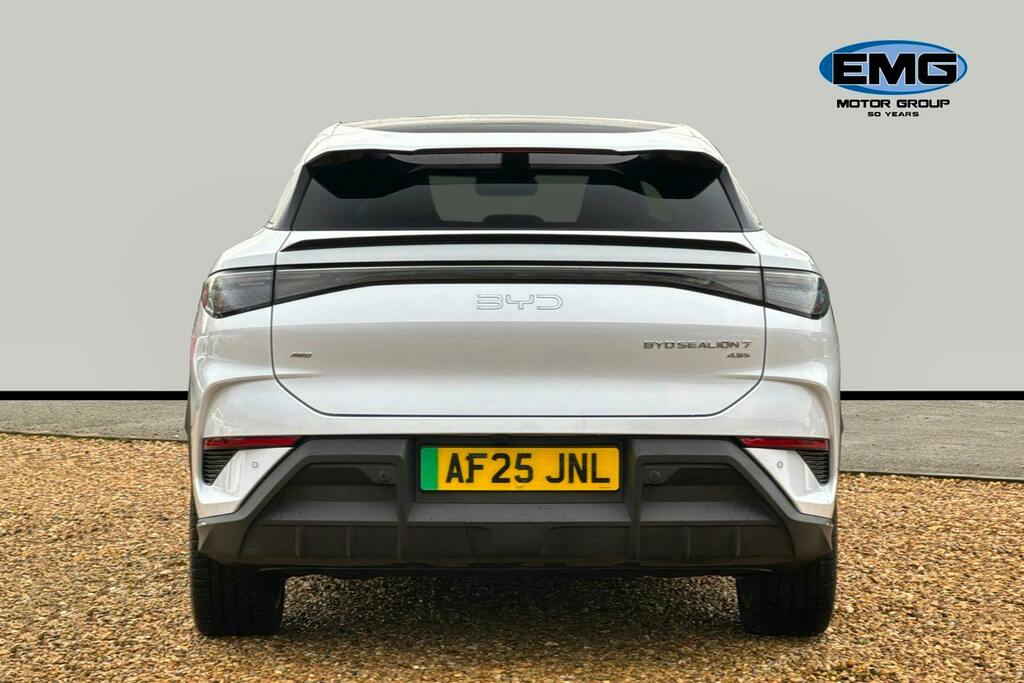 Byd Sealion 7 82.5Kwh Design Suv Awd AF25JNL White #5