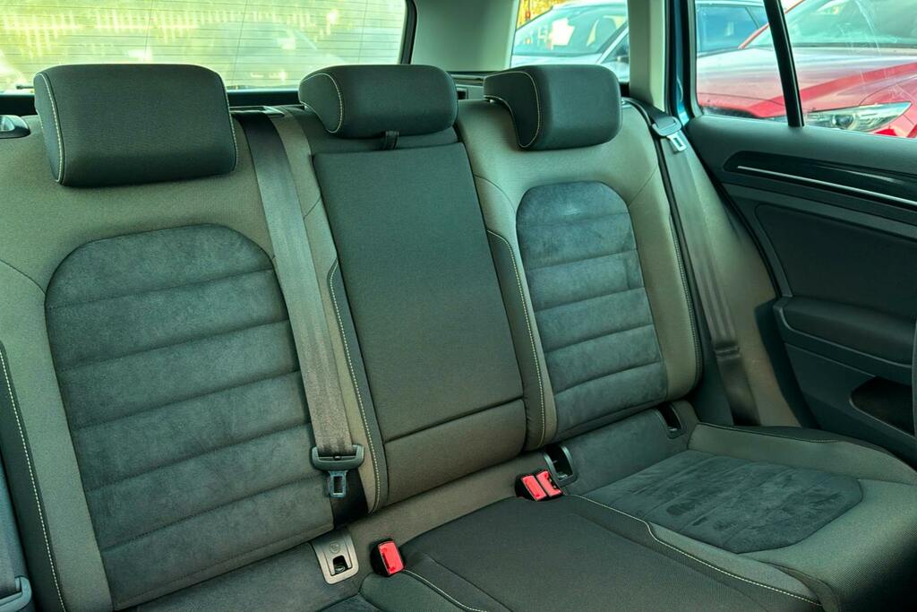 Volkswagen e-Golf E-golf Auto 5dr Black #11