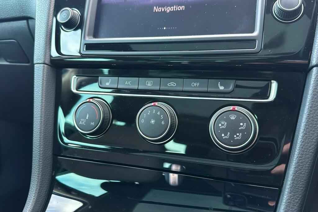 Volkswagen e-Golf E-golf Auto 5dr Black #15