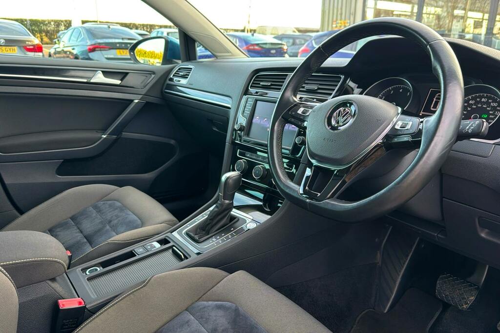 Volkswagen e-Golf E-golf Auto 5dr Black #9
