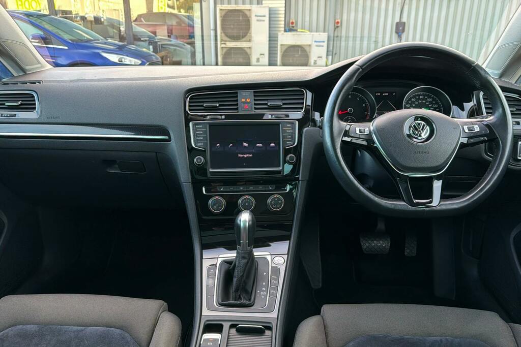 Volkswagen e-Golf E-golf Auto 5dr Black #8