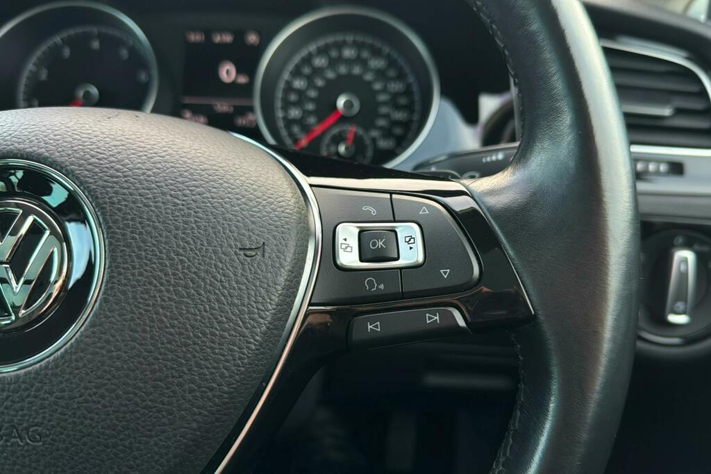 Volkswagen e-Golf E-golf Auto 5dr Black #17