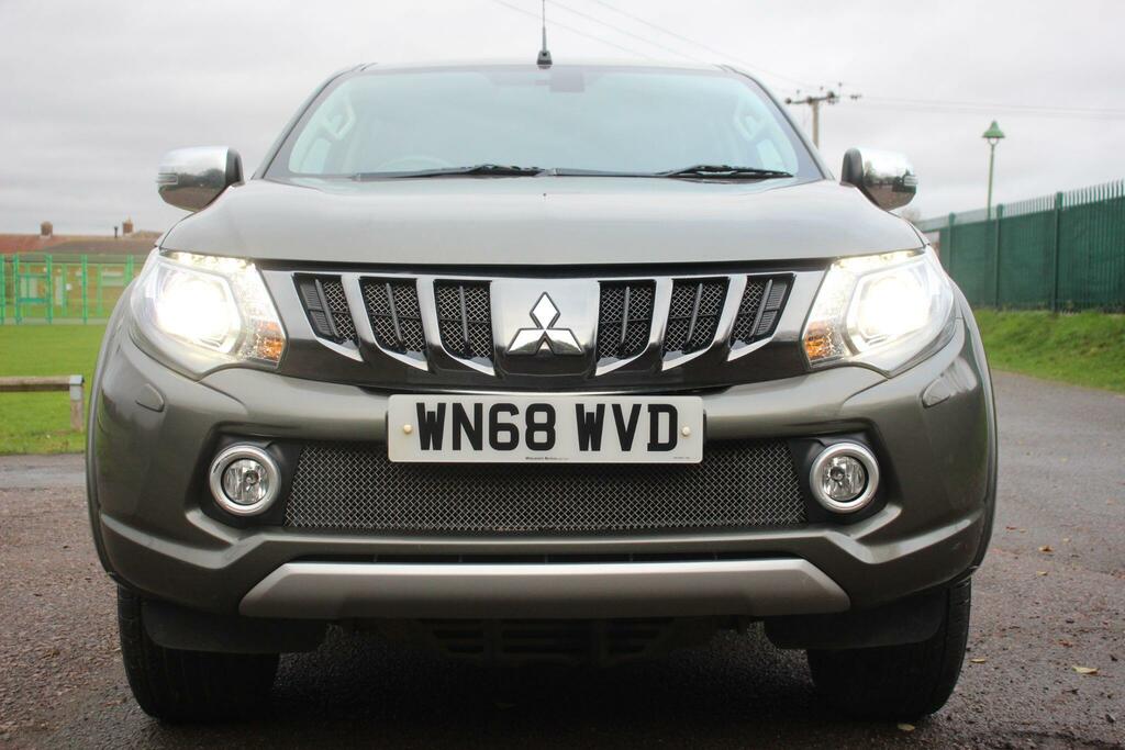 Mitsubishi L200 2.4 Di-d Dc Barbarian 4Wd Euro 6 WN68WVD Green #2