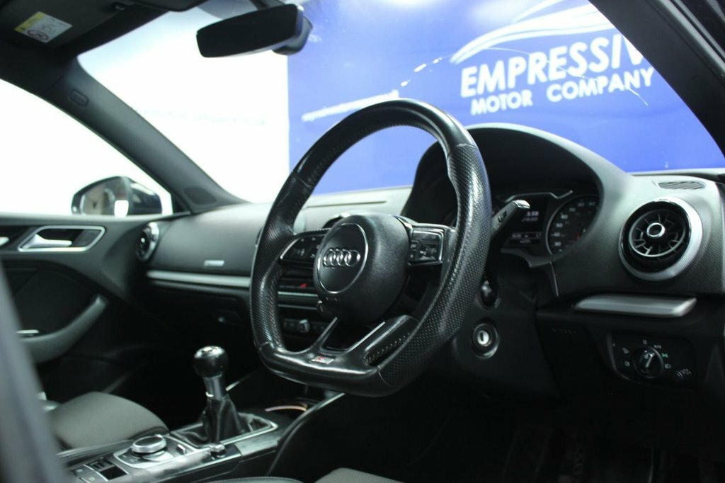 Audi A3 1L Black Edition JS11MOR Black #4