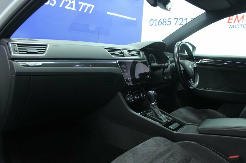Skoda Superb 2L Sportline SL19XAH White #5