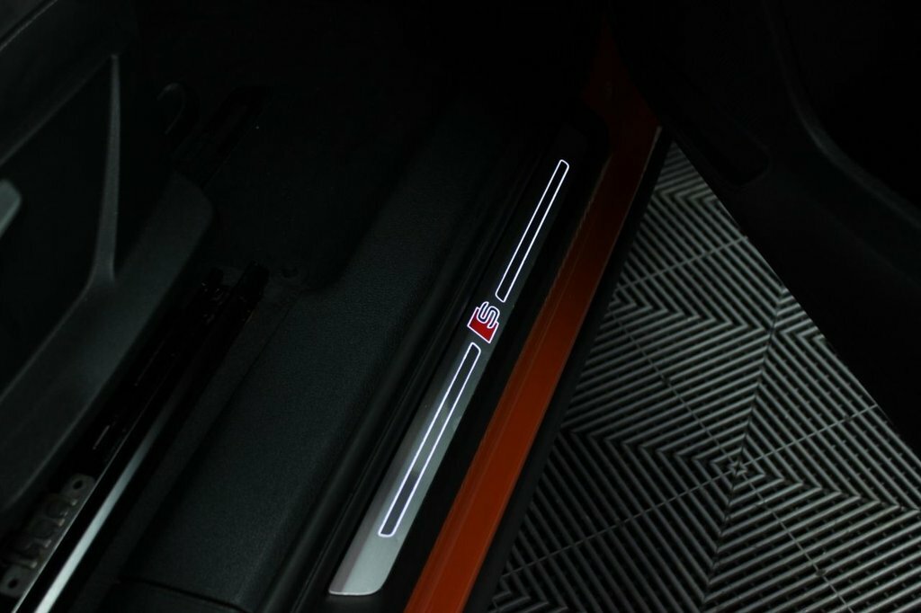 Audi Q3 1.5L Black Edition YH21GXU Orange #4