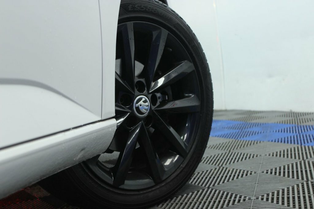 Skoda Fabia 1L Colour Edition BL69ERV White #4
