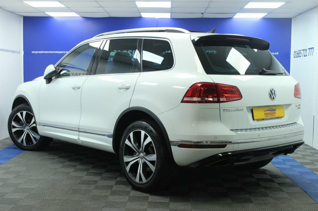 Volkswagen Touareg 3L R-line DG15YSX White #2