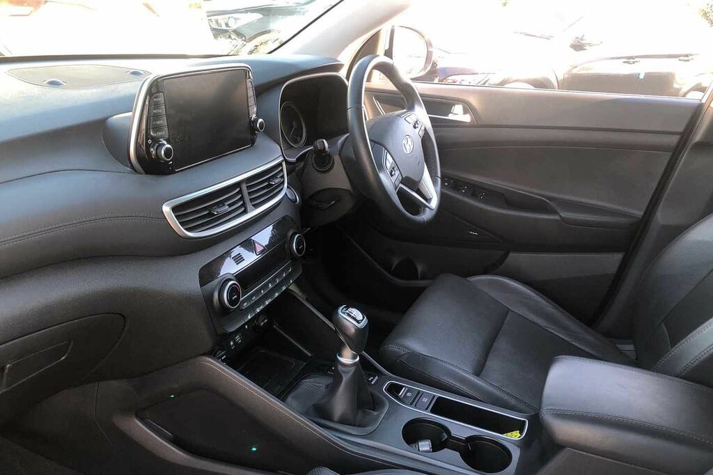 Hyundai Tucson 1.6 T-gdi Premium 2Wd SG19DVE White #2