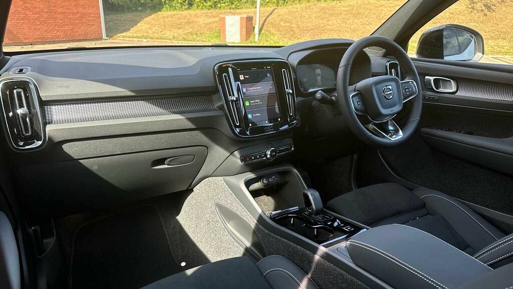 Volvo XC40 Plus, B3 Mild Hybrid, Dark LR74XEV Blue #4