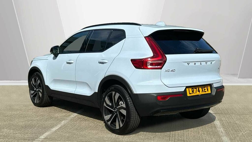 Volvo XC40 Plus, B3 Mild Hybrid, Dark LR74XEV Blue #2